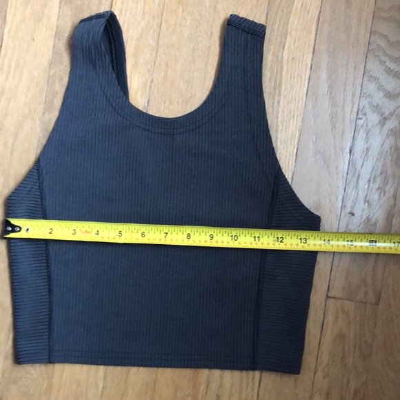Lululemon ribbed Softstreme cropped tank - Picture 5 of 7